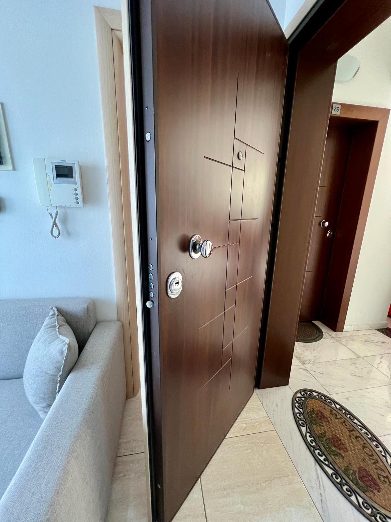 Apartment Syggrou Project 8 *